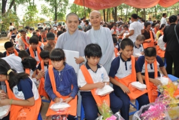 Thiên Quang ni tự mang hương xuân ấm áp đến cho người mù