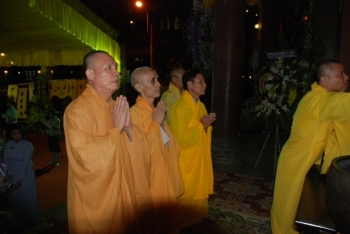 HTTuệ Sỹ, GSTS Lê Mạnh Thát cùng thọ tang cố HT. Thích Minh Châu