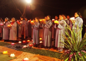 Chùa Phúc Thành Nghệ An hoa đăng vía Đức Phật A Di Đà