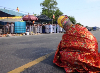 Khánh Hòa: Cầu siêu cho 12 nạn nhân vụ tai nạn thảm khốc ở Cam Ranh