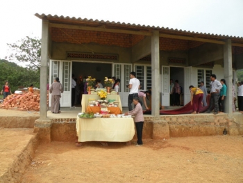 Phật về - Giữa chốn hoang vu