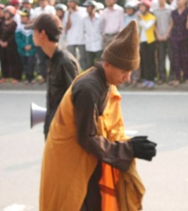 Hà Tĩnh:  Đại đức Thích Tâm Mẫn đến thị xã  Hồng Lĩnh