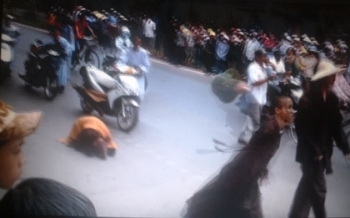 Nhóm côn đồ tự nguyện đi theo Đại đức Tâm Mẫn đuổi lãnh đạo GHPGVN