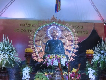 Hà Nội: Tôn Tượng Phật Hoàng Trần Nhân Tông đã đến thiền viện Sùng Phúc