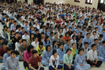Chùa Hoằng Pháp: Ngày tu sinh viên tìm về Phật Pháp