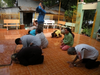 Đồng Tháp: Lãnh đạo phường cấm dân tu bổ đường sá, tổ chức lễ vía Phật