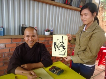 Xin chữ đầu năm, thăm Đạo tràng Liên Hoa