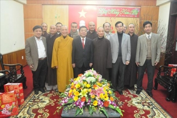 Ban Trị sự GHPGVN tỉnh Hà Tĩnh chúc tết chính quyền địa phương