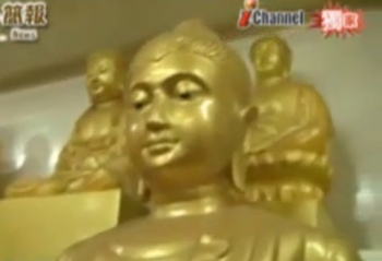 Video:Tượng Phật mỉm cười và mở mắt