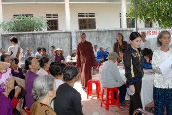 Nghệ An: Chùa Phúc Thành khám chữa bệnh miễn phí cho người nghèo