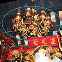 Chùa Một Cột đang bị "Tây" hóa