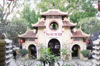 Câu chuyện về pho tượng 'mọc tóc' của chùa Quán Sứ