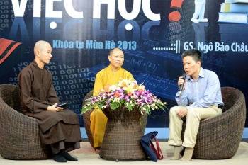 GS. Ngô Bảo Châu tọa đàm cùng các bạn trẻ tại chùa Hoằng Pháp