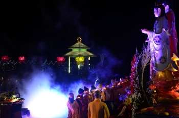 Đại lễ vía Phật A Di Đà tại chùa Diên Quang