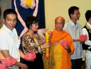 Nhà Phật “thắp nến” chống đại dịch HIV/AIDS