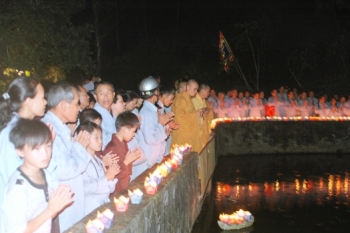 Hoa đăng lễ hội chùa Kim Dung Hà Tĩnh