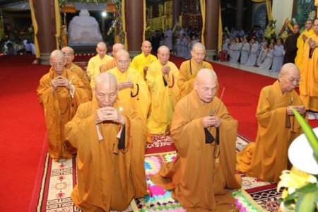 TƯ GHPGVN viếng tang Trưởng lão Hòa thượng Thích Minh Tuấn