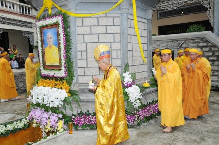 Thỉnh linh mô cố Hòa thượng Thích Quang Đạo tham Phật - yết Tổ