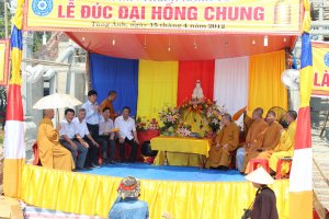 Hà Tĩnh:  Lễ đúc Đại hồng chung chùa Đá