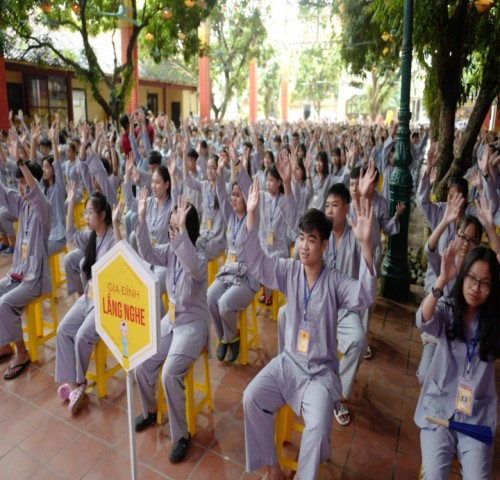 Hà Nội: 500 bạn trẻ tham dự khóa tu mùa hè 'Theo Phật, con an vui'