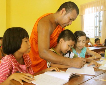 Vị Đại đức hết lòng với sự nghiệp giáo dục vùng đồng bào Khmer