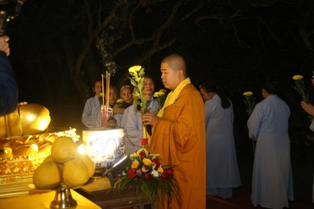 Chùa Đống Cao ấm áp mừng lễ tưởng niệm Đức Phật Thích Ca thành đạo