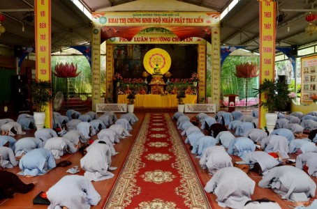 Nghệ An:Lễ truyền giới Bồ Tát tại gia tại chùa Diệc