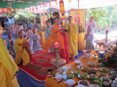 Đại lễ cầu siêu trai đàn chẩn tế giải oan bạt độ tại chùa Khánh Long