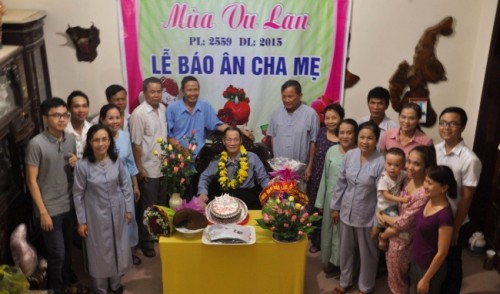 Mùa vu lan có nhiều phương cách để tri ân thiết thực 