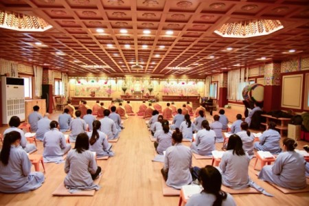 Hàn Quốc: Ngày tu niệm Phật tại chùa Dược Sư