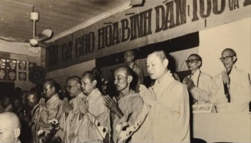 Đấu tố nhà sư và đặt tên đường Đắc Lộ