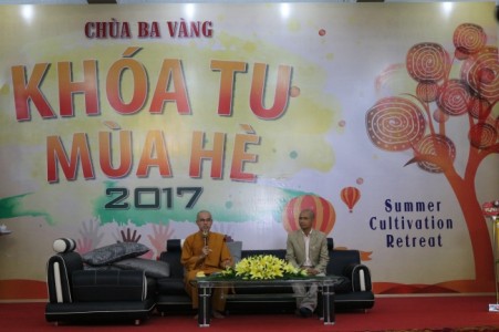Khóa tu mùa hè với chủ đề “Khát vọng Việt” tại chùa Ba Vàng tỉnh Quảng Ninh