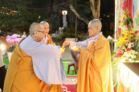 Lễ khánh vía Đức Phật A Di Đà tại chùa Thiên Quang