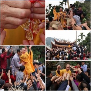 Nhà sư tung lộc ở chùa Hương là sai và đã bị nhắc nhở