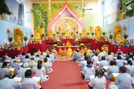 Hà Nội: Bốn ngày Pháp hội Dược Sư tại chùa Bằng 