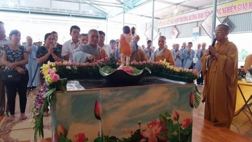 Phật giáo huyện Vũ Quang tổ chức đại lễ Phật đản PL 2561 - DL 2017