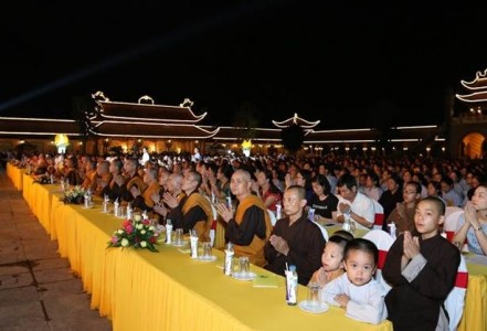Quảng Ninh: Đại lễ Phật đản và chiêm bái tôn tượng Phật ngọc tại chùa Ba Vàng