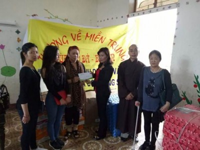 Hà Tĩnh: Chùa Phổ Đà BerLin trao quà tài trợ cho trường mầm non Thạch Bằng