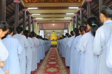 Gần 2000 Phật tử về chùa Hòa Phúc tham dự đại lễ Vu lan báo hiếu