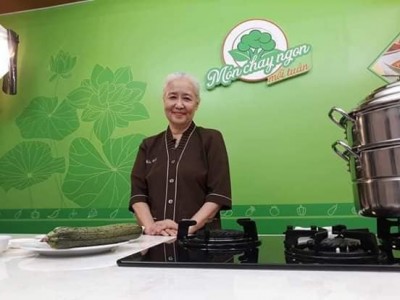 Nữ hoàng đầu bếp Nguyễn Dzoãn Cẩm Vân xuất gia