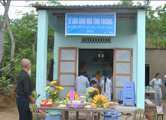 Chùa Hưng Quang bàn giao nhà tình thương tại huyện Đại Lộc