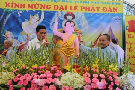 Phật giáo TP.Thái Bình tổ chức Đại lễ Phật đản PL.2559 - DL.2015