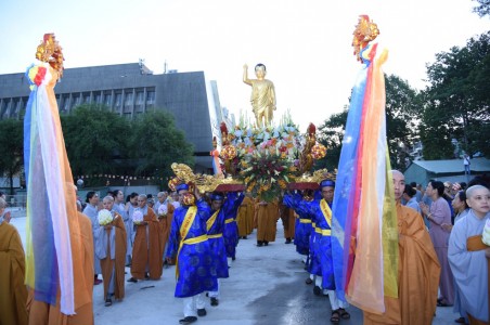 Phật đản trong bối cảnh nhảy vọt của lễ hội