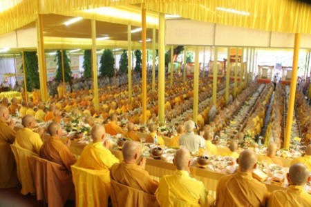 Phật dạy ăn uống đúng giờ sẽ có những lợi ích gì ?