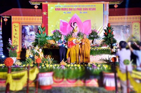 Hà Tĩnh: Phật giáo huyện Lộc Hà tổ chức Đại lễ Phật đản PL 2563 - DL 2019