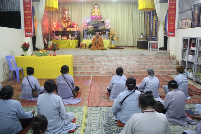 Sơn La: Phật tử về niệm Phật đường Phật Quang tu bát quan trai