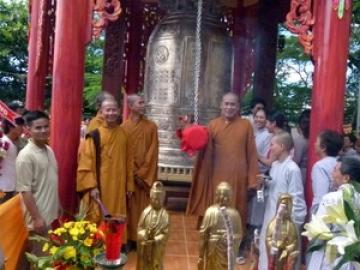 Tây Ninh: Khánh thành Đại hồng chung nặng 6 tấn trên Núi Bà Đen