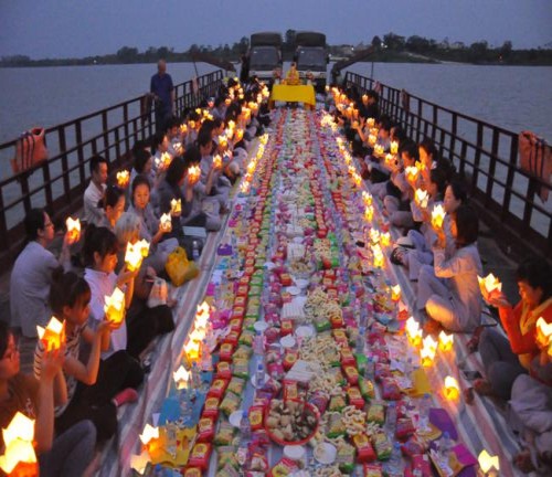 Thanh niên Phật tử Từ thiện – Phóng sinh mừng Phật Đản