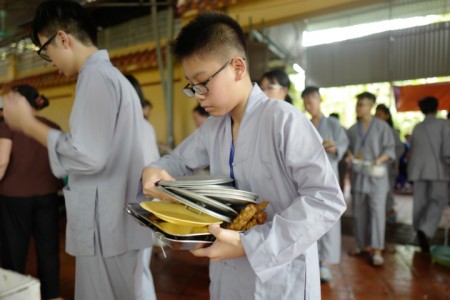 Hà Nội: 500 bạn trẻ học hạnh nhẫn nhục tại khóa tu mùa hè