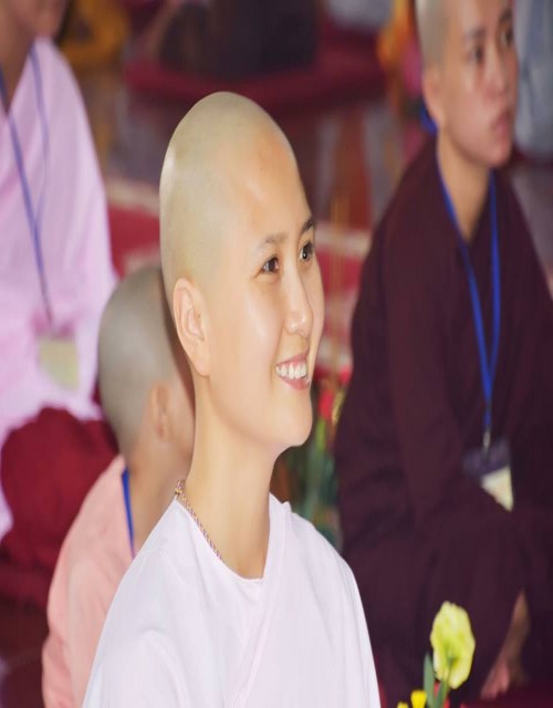 Người có mái tóc đẹp nhất cuộc thi Hoa hậu Việt Nam 2014 xuất gia đi tu